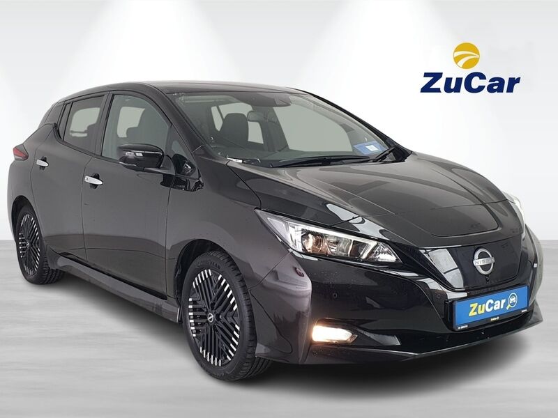 More views of Nissan Leaf