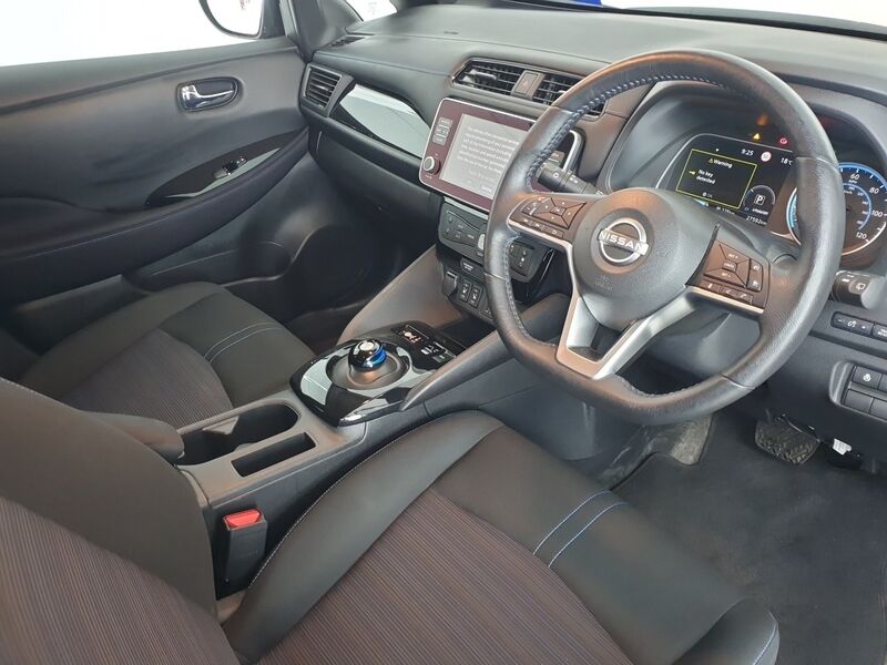 More views of Nissan Leaf