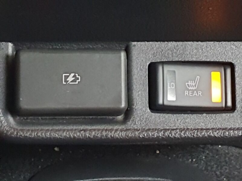 More views of Nissan Leaf