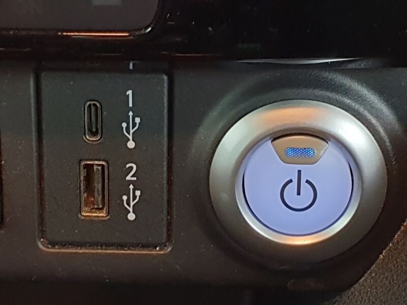 More views of Nissan Leaf