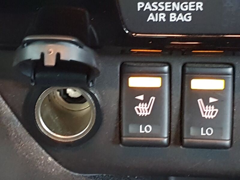 More views of Nissan Leaf