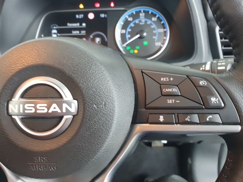 More views of Nissan Leaf