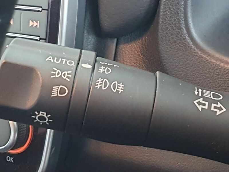 More views of Nissan Leaf