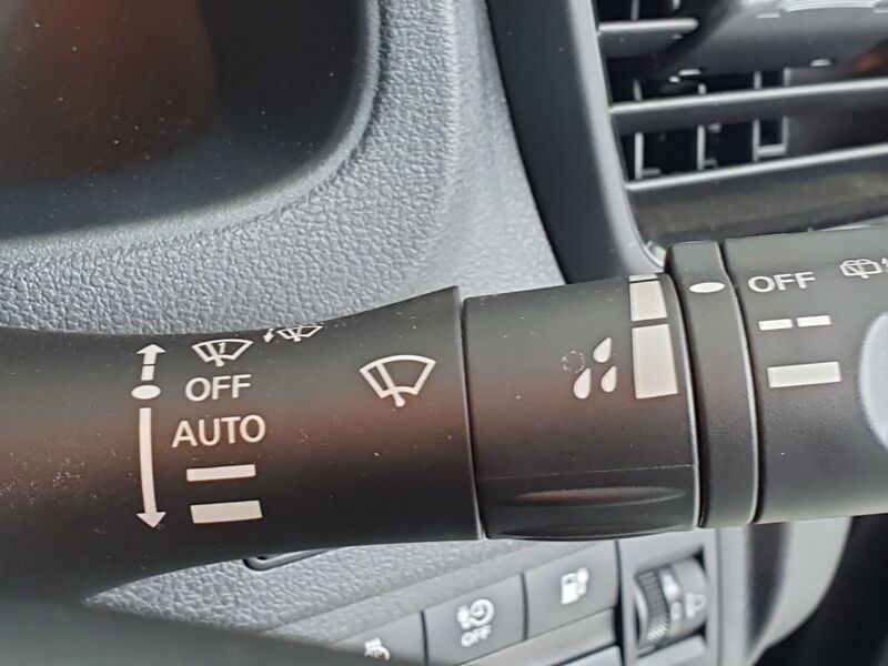 More views of Nissan Leaf