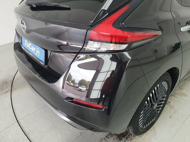 More views of Nissan Leaf