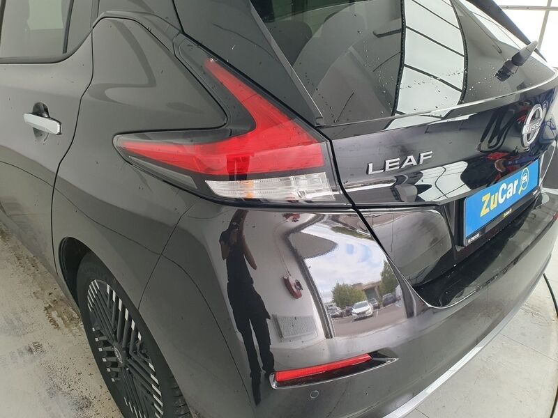 More views of Nissan Leaf