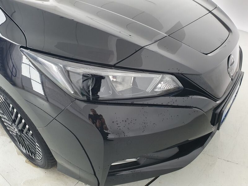 More views of Nissan Leaf