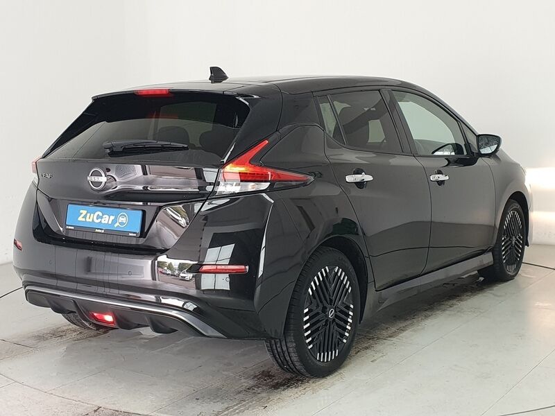 More views of Nissan Leaf