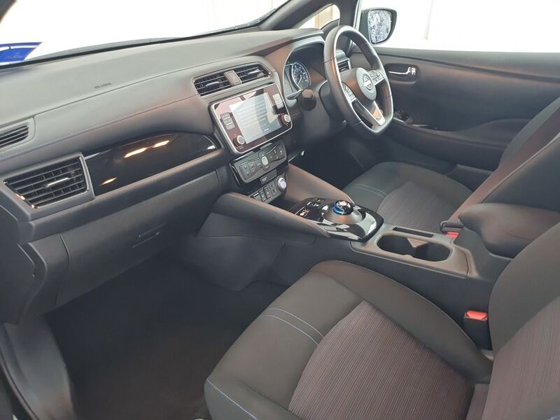 More views of Nissan Leaf