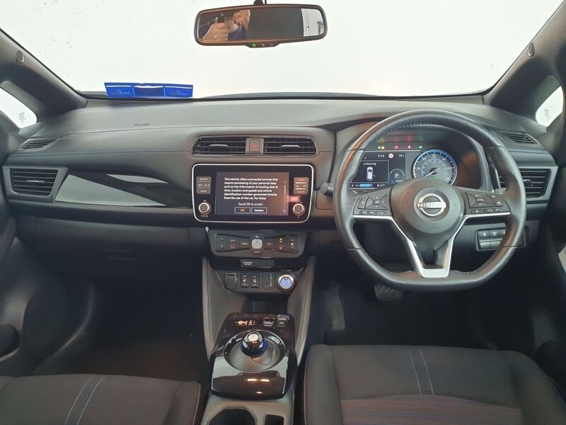 More views of Nissan Leaf