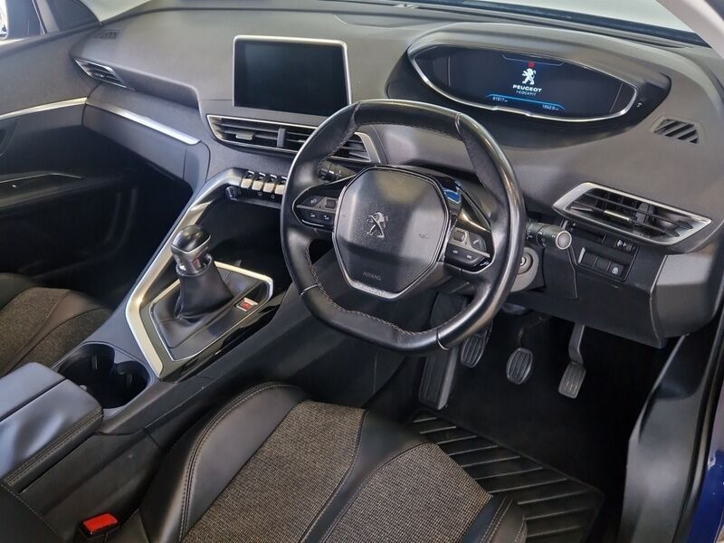 More views of Peugeot 3008