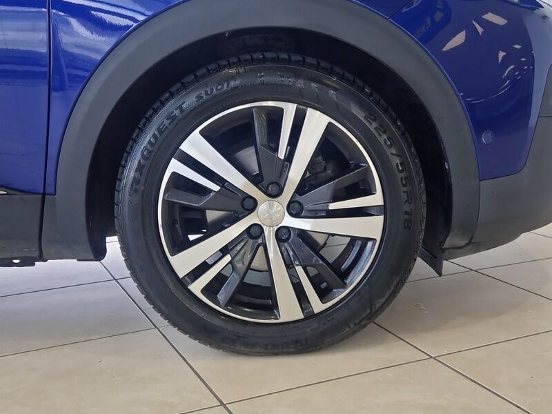More views of Peugeot 3008