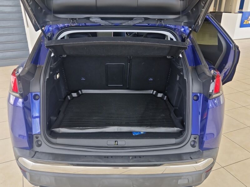 More views of Peugeot 3008