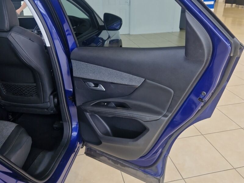More views of Peugeot 3008
