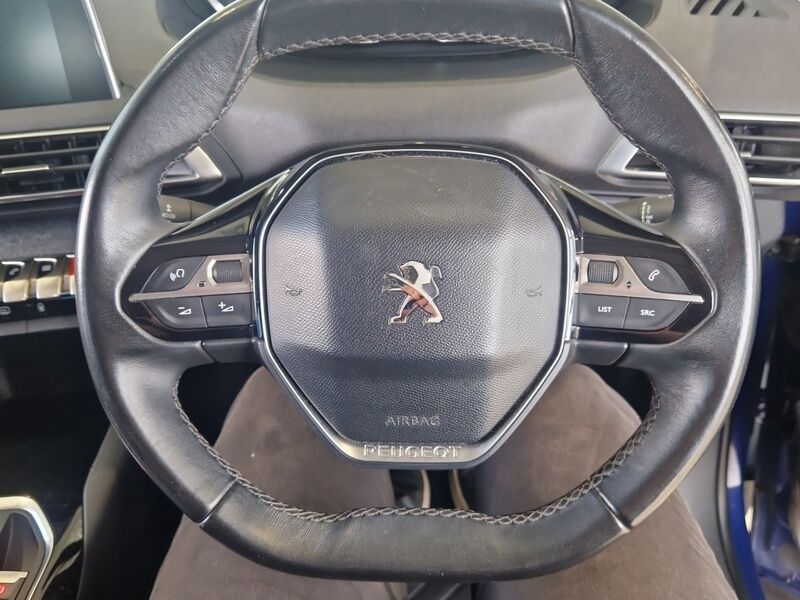 More views of Peugeot 3008
