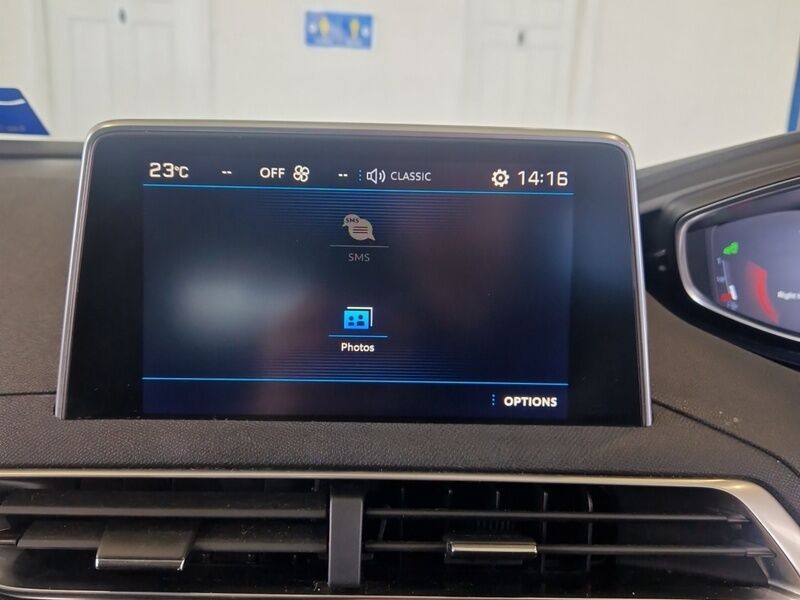 More views of Peugeot 3008