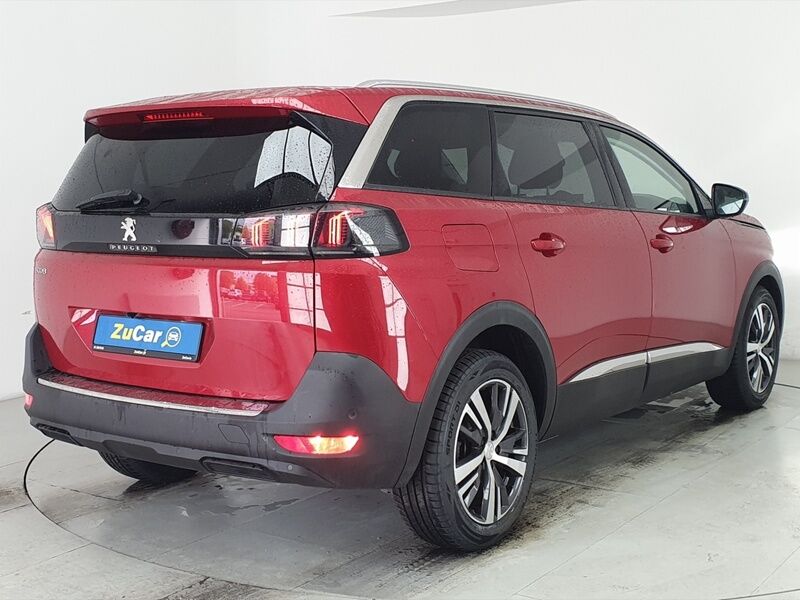 More views of Peugeot 5008