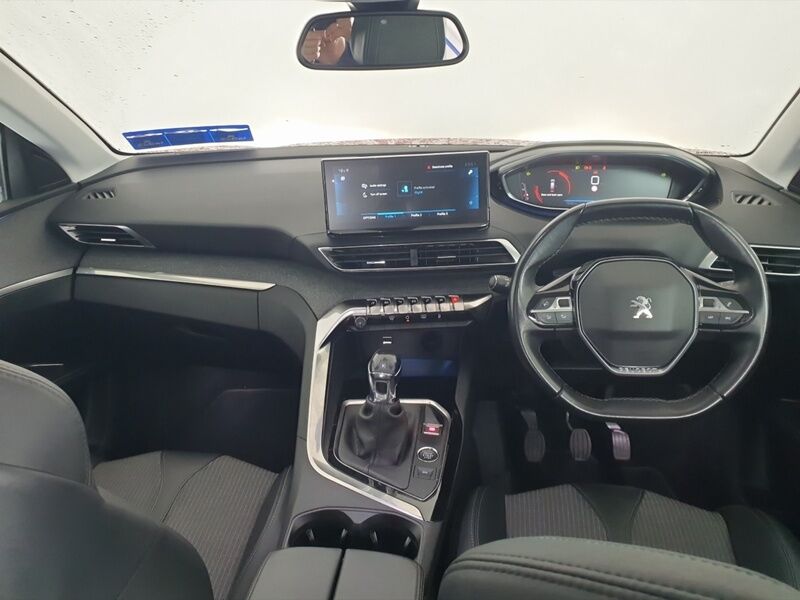 More views of Peugeot 5008