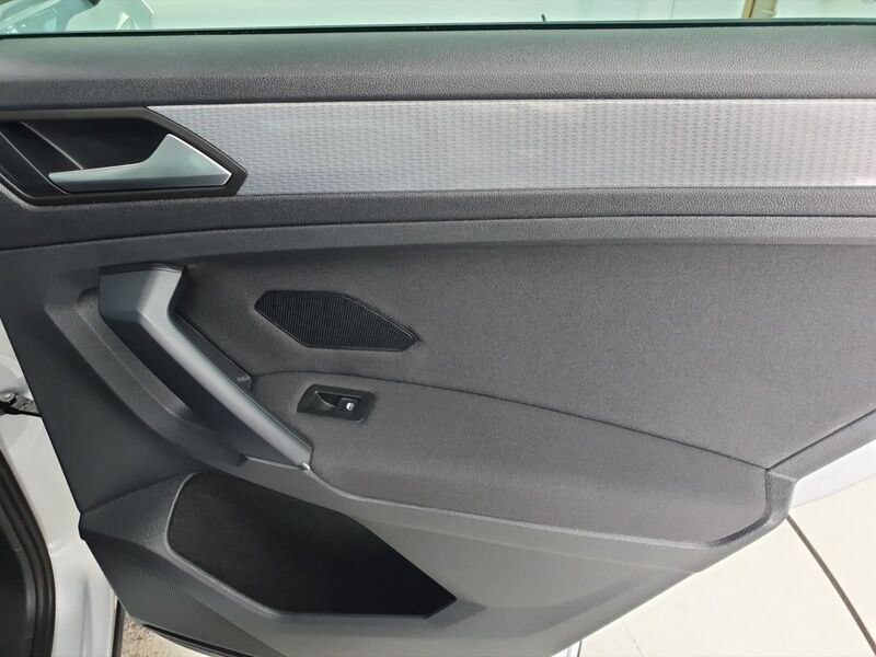 More views of Volkswagen Tiguan