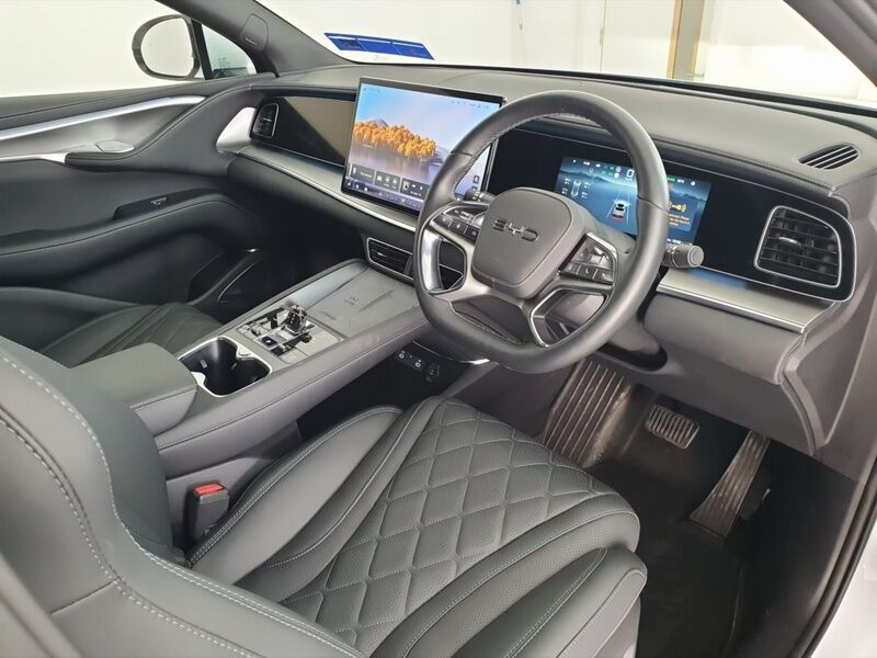 More views of BYD SEALION 7