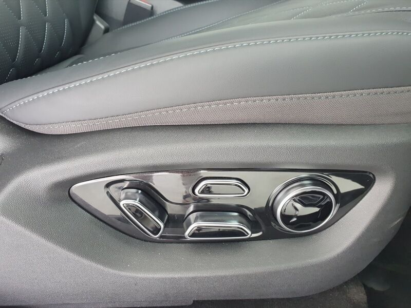 More views of BYD SEALION 7