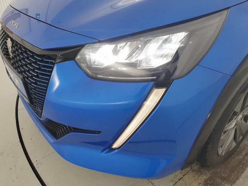 More views of Peugeot 208