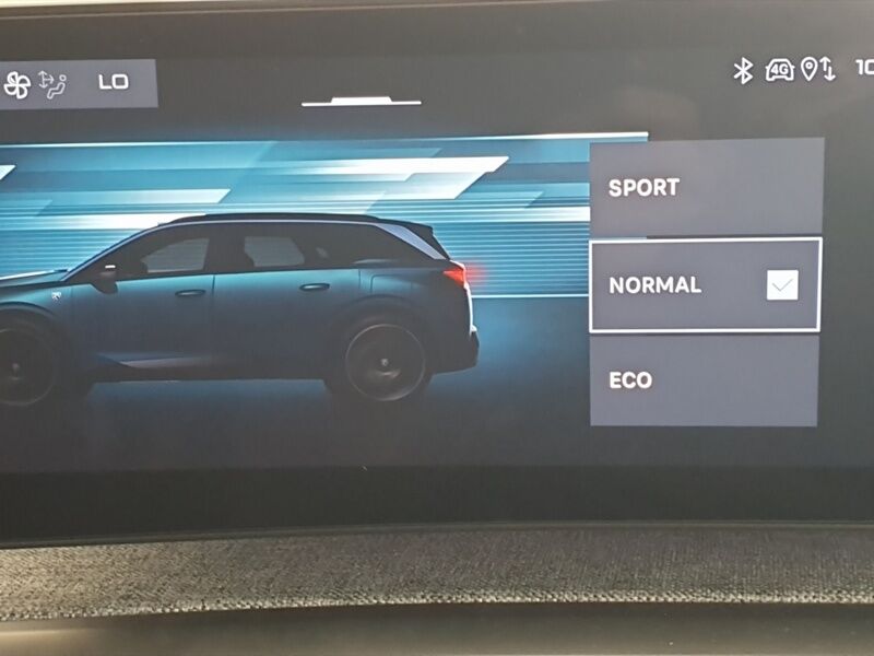 More views of Peugeot 5008