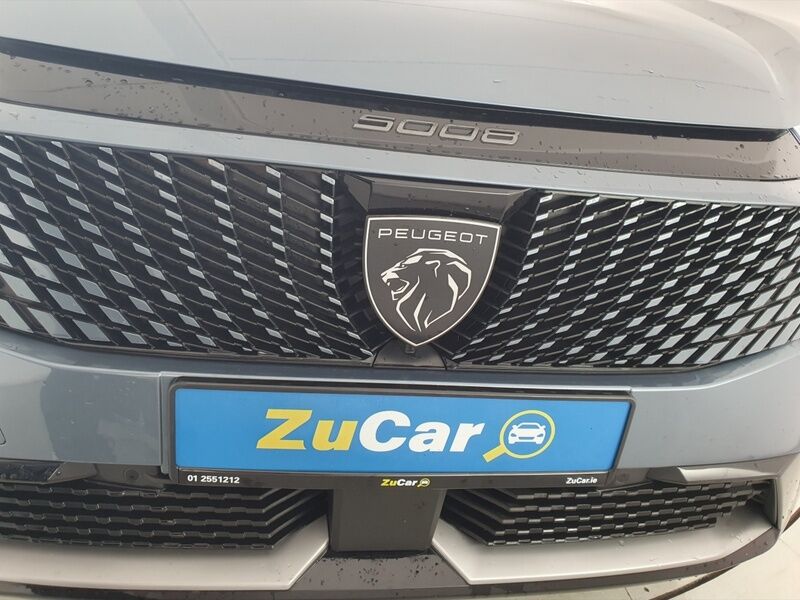 More views of Peugeot 5008