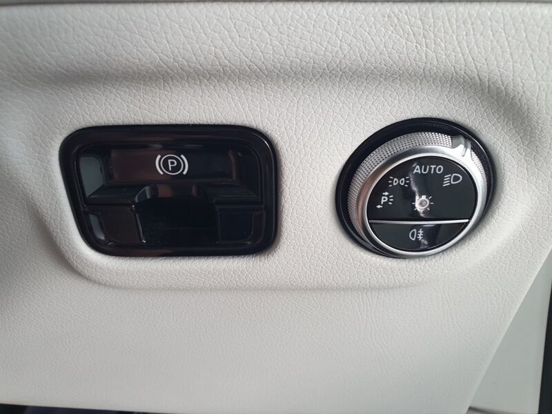 More views of Mercedes-Benz EQE