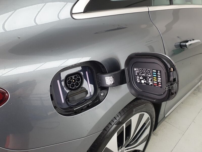 More views of Mercedes-Benz EQE