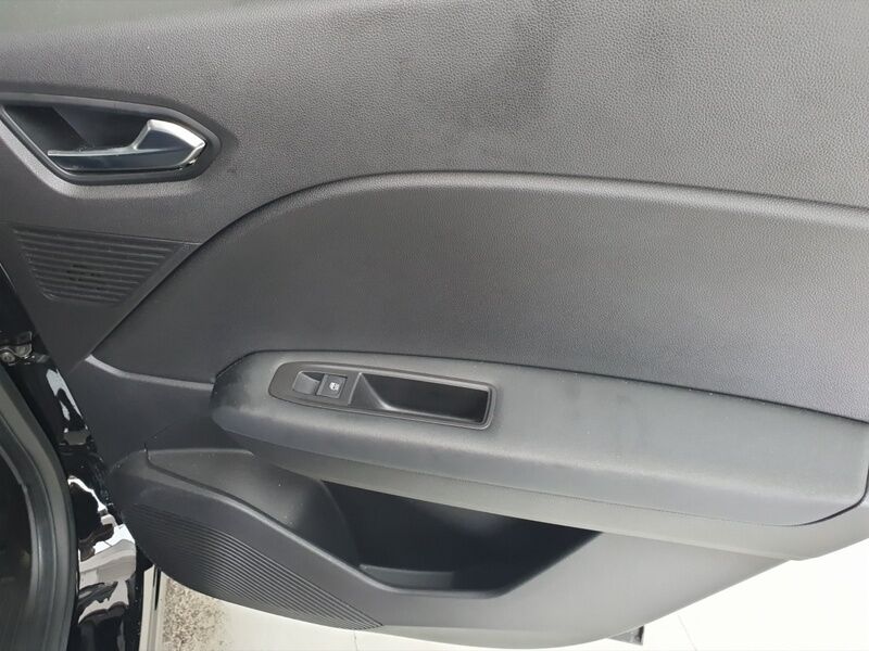 More views of Renault Captur