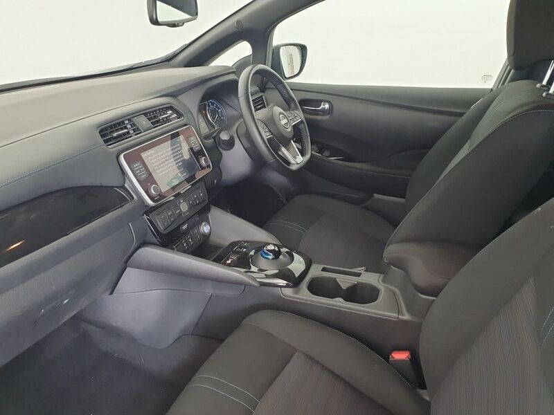 More views of Nissan Leaf
