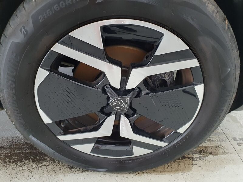 More views of Peugeot 2008