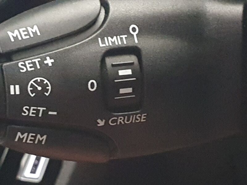 More views of Peugeot 2008