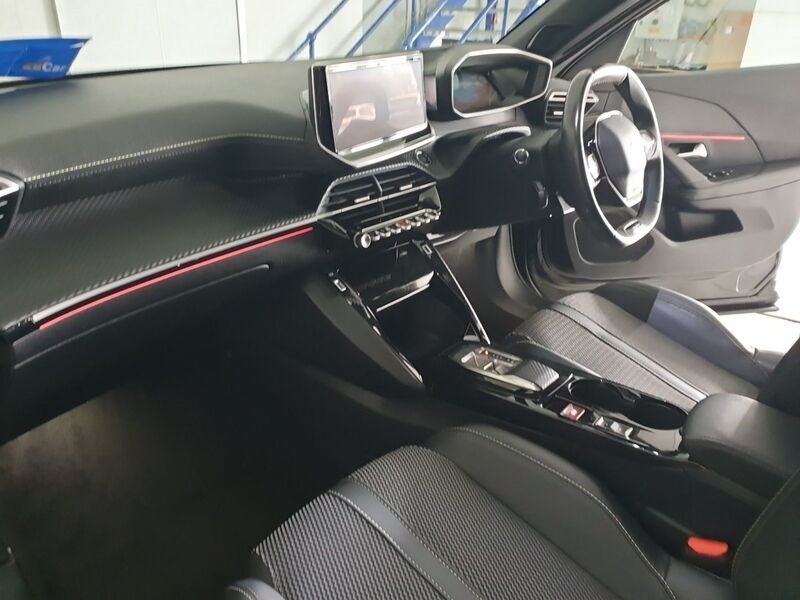 More views of Peugeot 2008