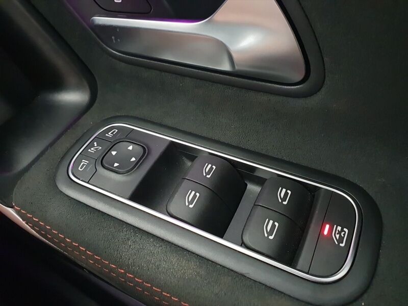 More views of Mercedes-Benz CLA