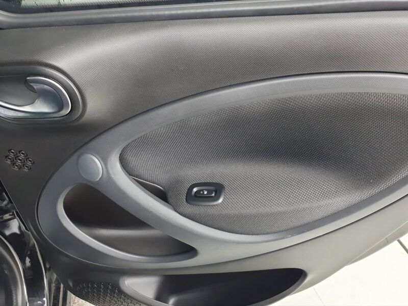 More views of Smart Forfour