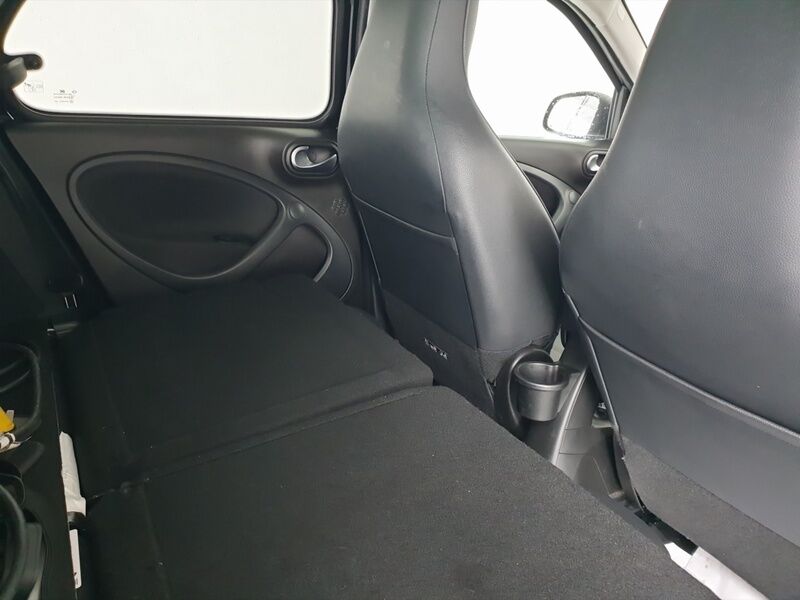 More views of Smart Forfour