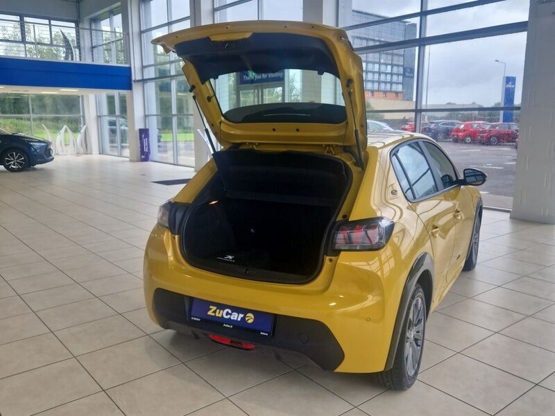 More views of Peugeot 208