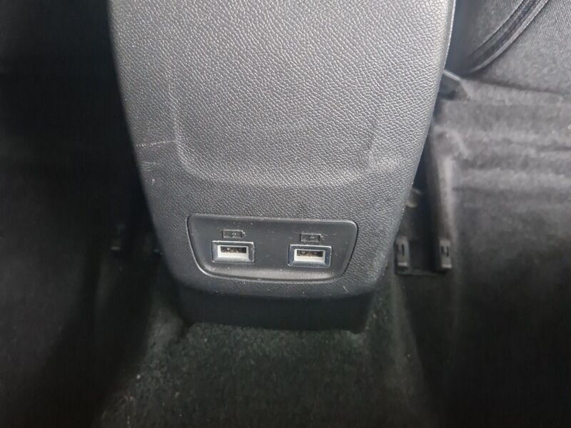 More views of Peugeot 208