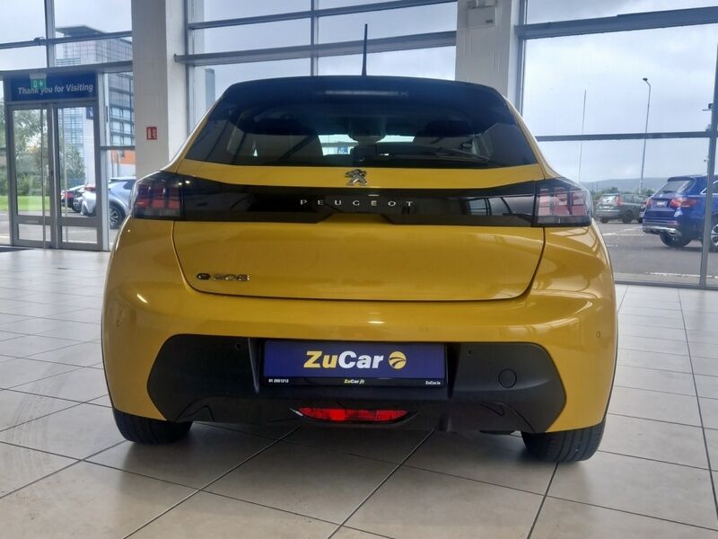 More views of Peugeot 208