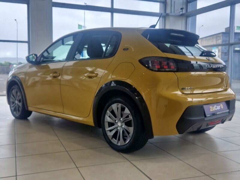 More views of Peugeot 208