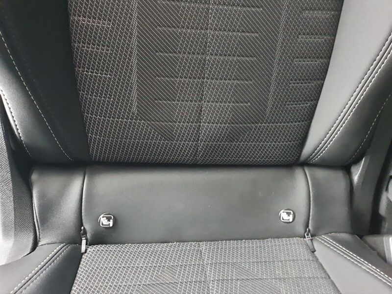 More views of Peugeot 5008
