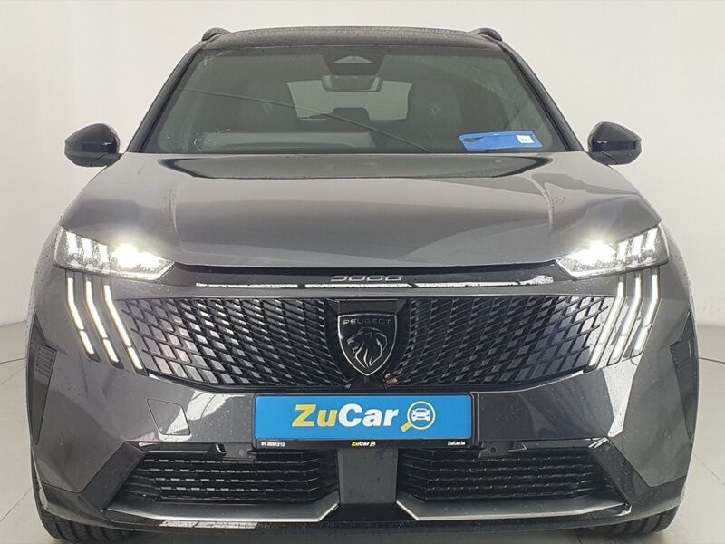 More views of Peugeot 5008