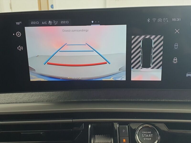 More views of Peugeot 5008