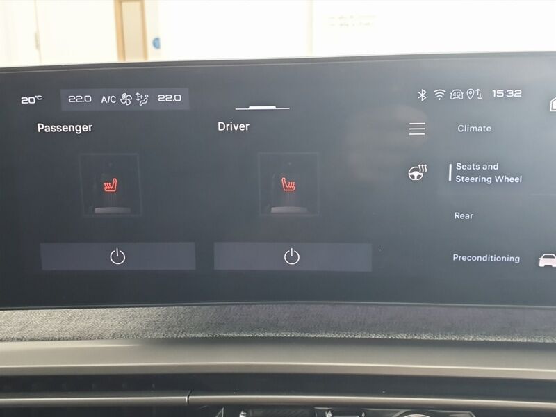 More views of Peugeot 5008