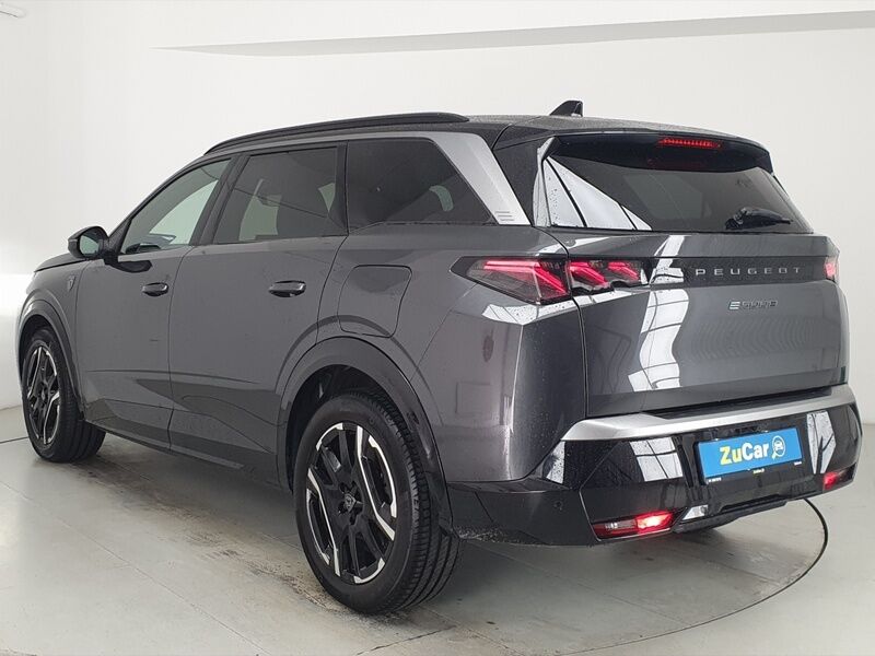 More views of Peugeot 5008