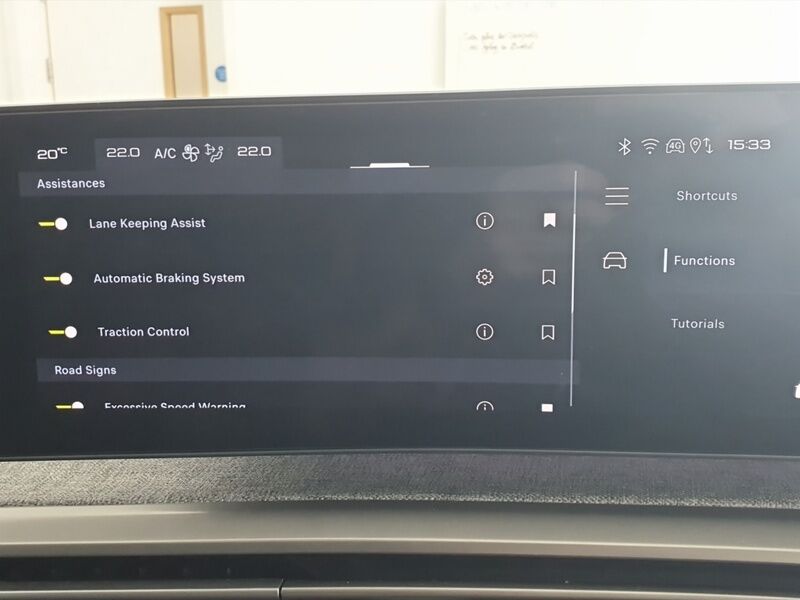 More views of Peugeot 5008
