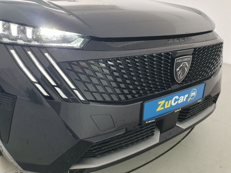More views of Peugeot 5008