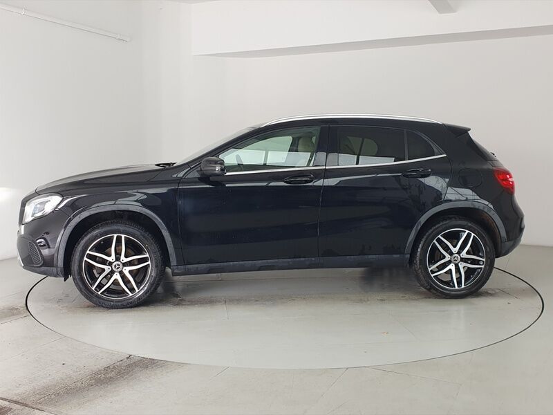 More views of Mercedes-Benz GLA